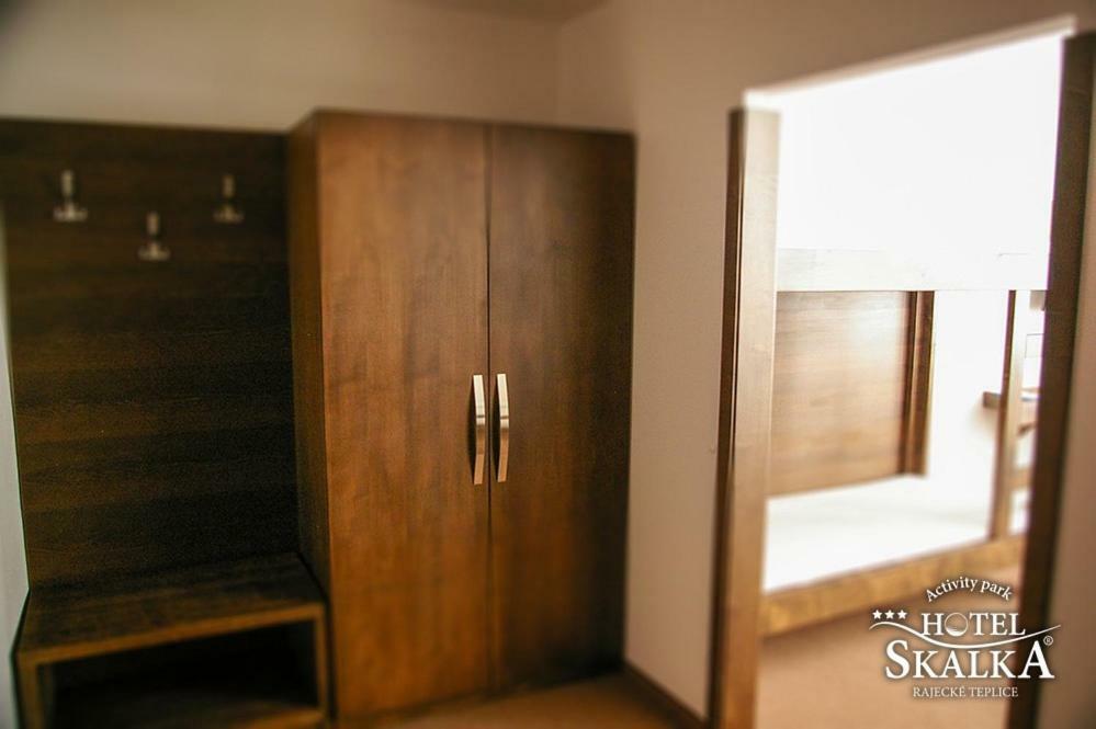 Hotel Skalka Раецке-Теплице Экстерьер фото